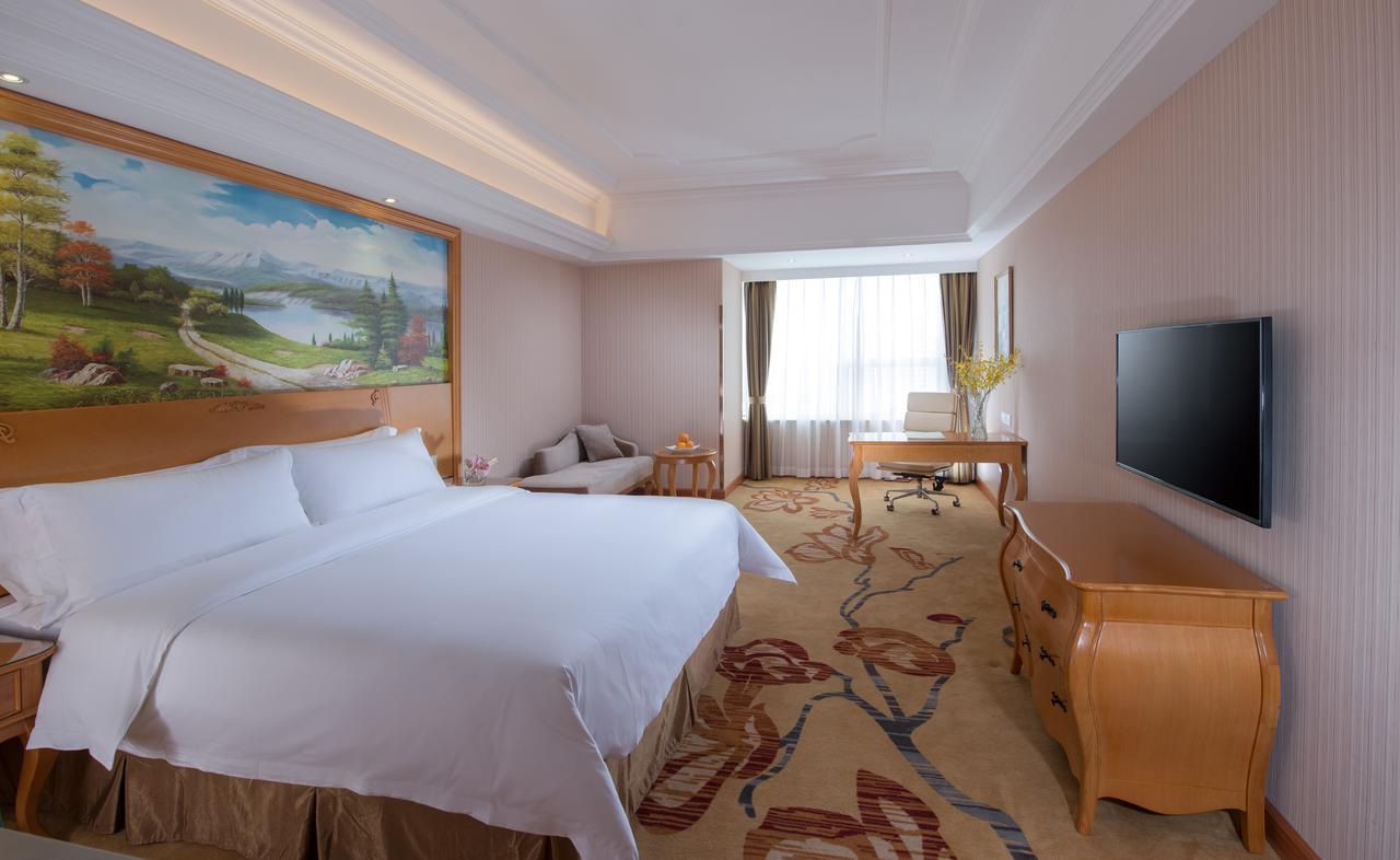 Vienna Hotel Guilin MIXC Mall Esterno foto